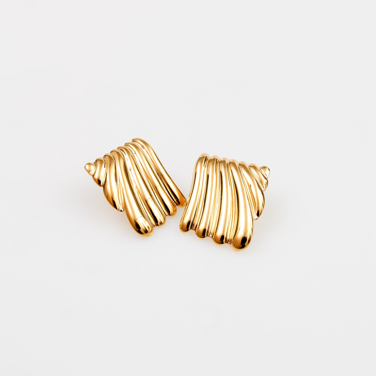 Aretes Cuadrados Texturizados con Onda