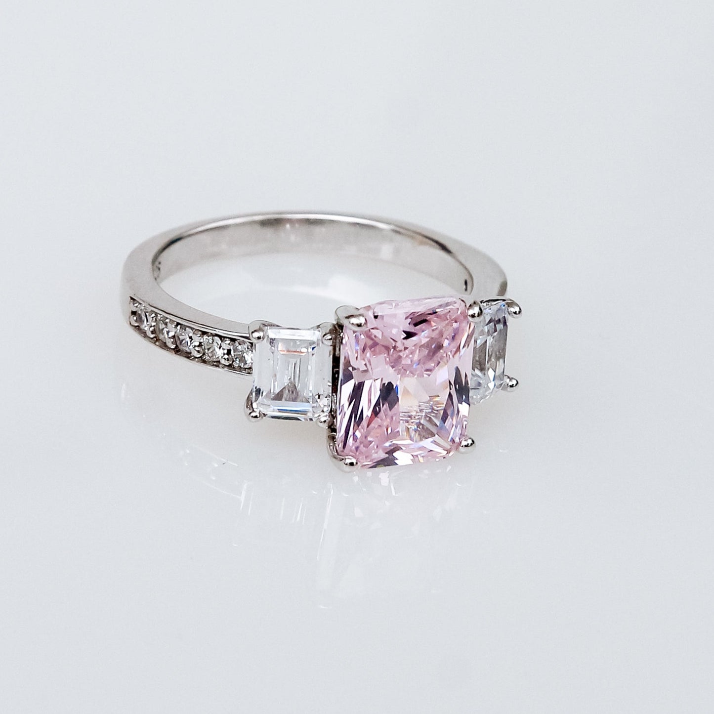 Anillo Trio de Corte Esmeralda en Plata 925