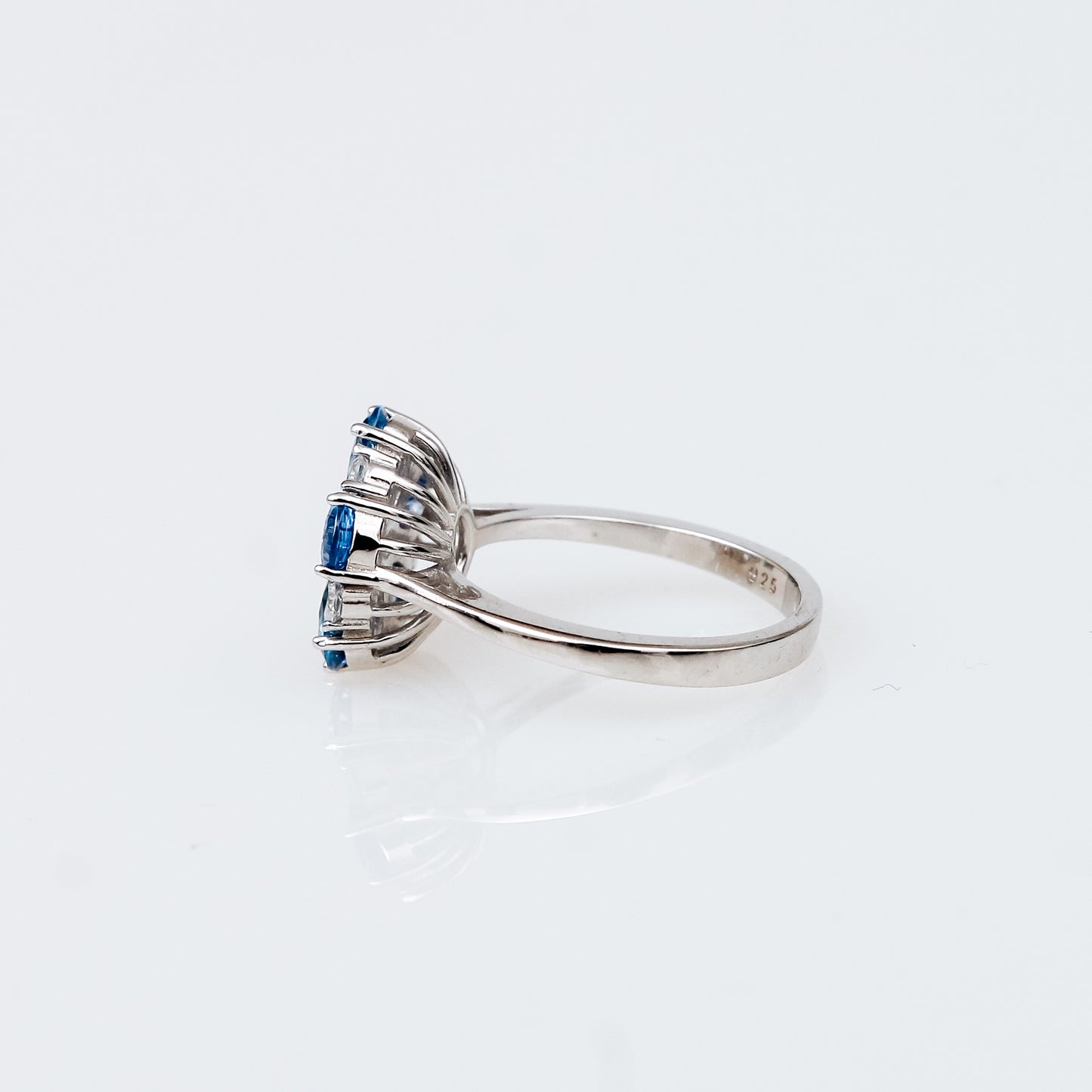 Anillo Flor de Plata 925 con Zafiro y Topacio Blanco