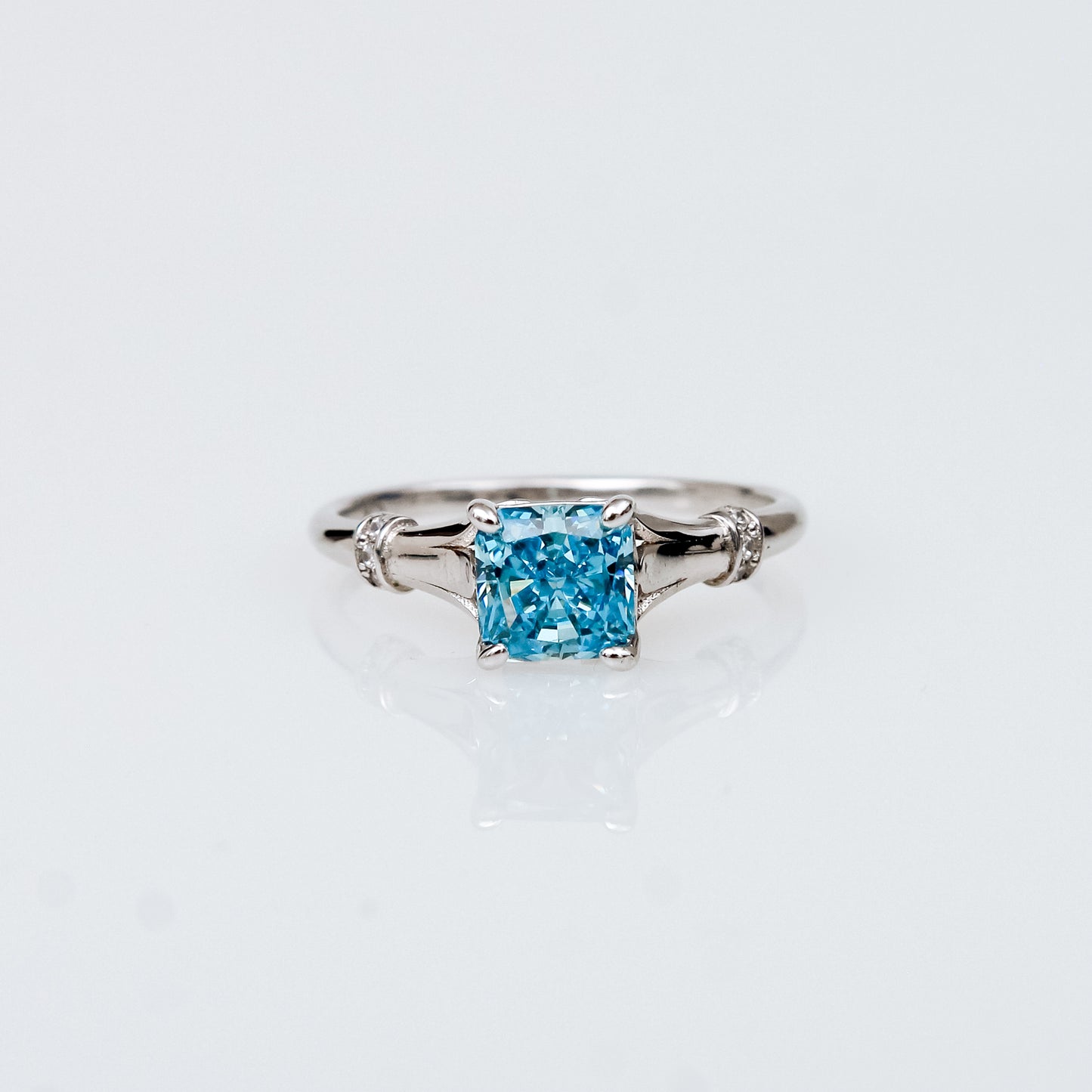 Anillo de Blue Diamond en Plata 925