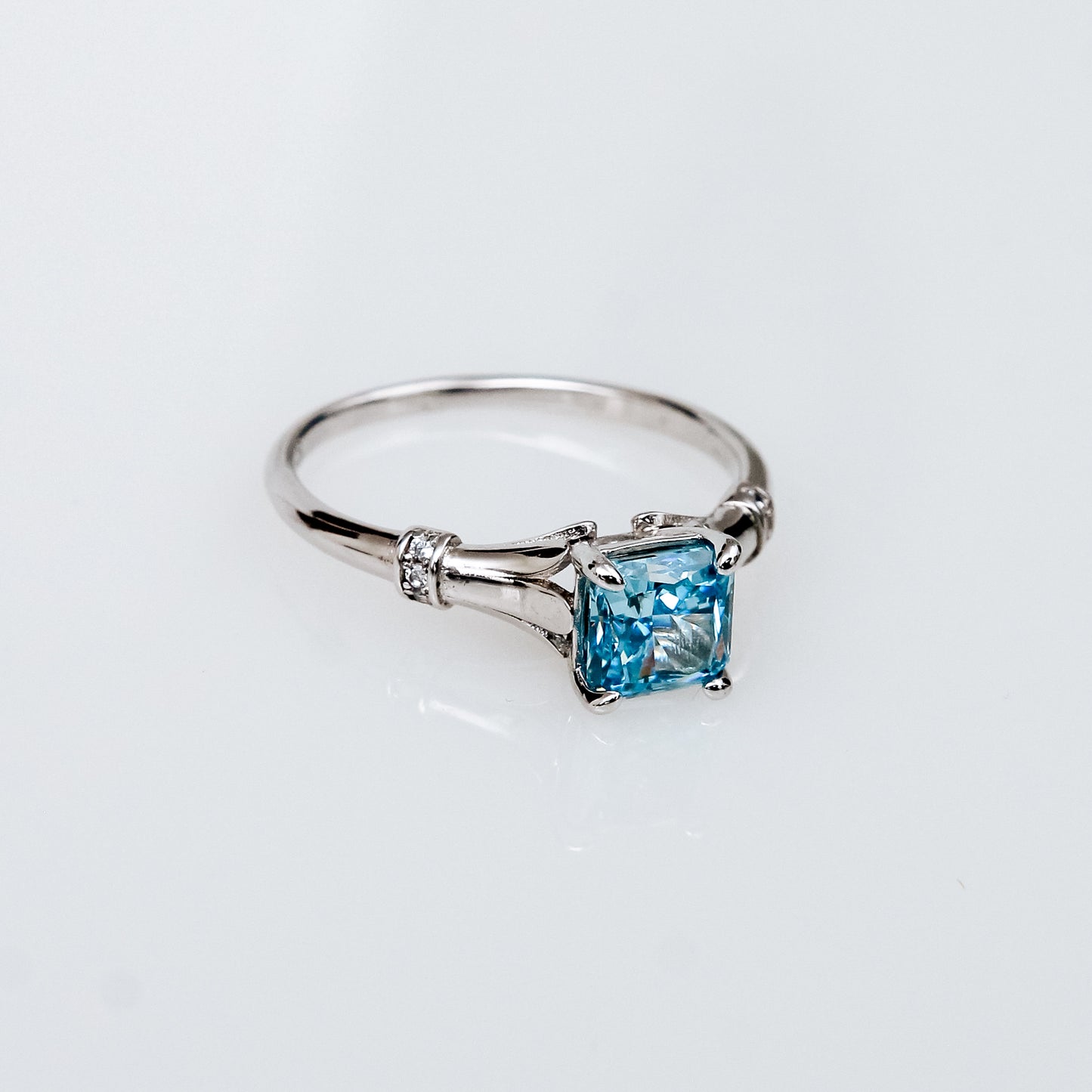 Anillo de Blue Diamond en Plata 925