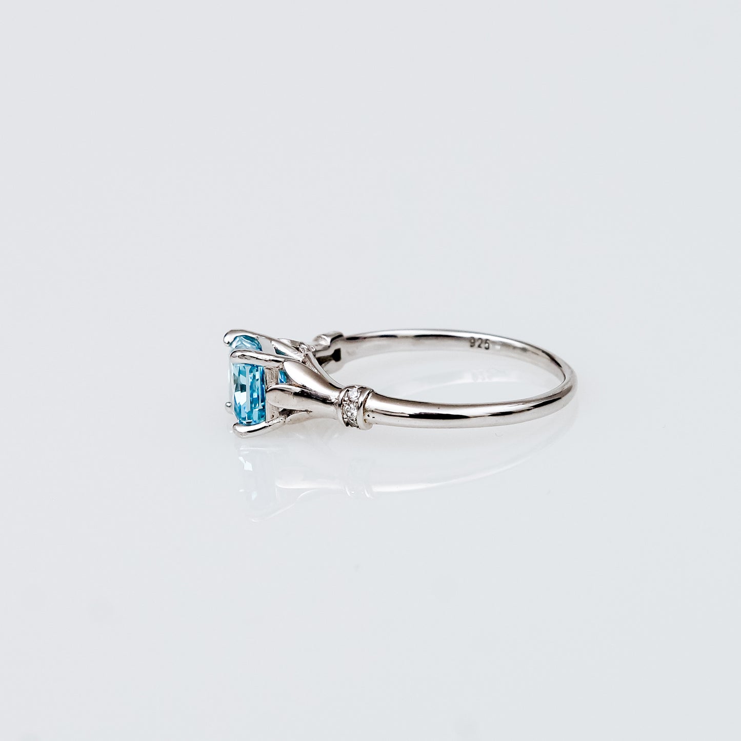 Anillo de Blue Diamond en Plata 925