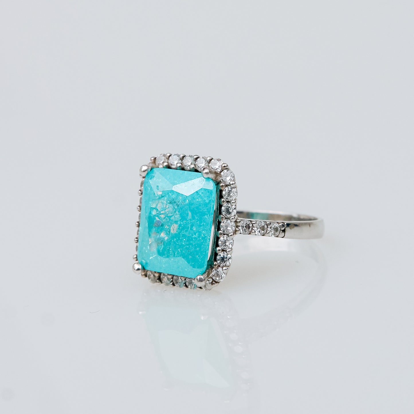 Anillo de Cuarzo Celeste en Plata 925