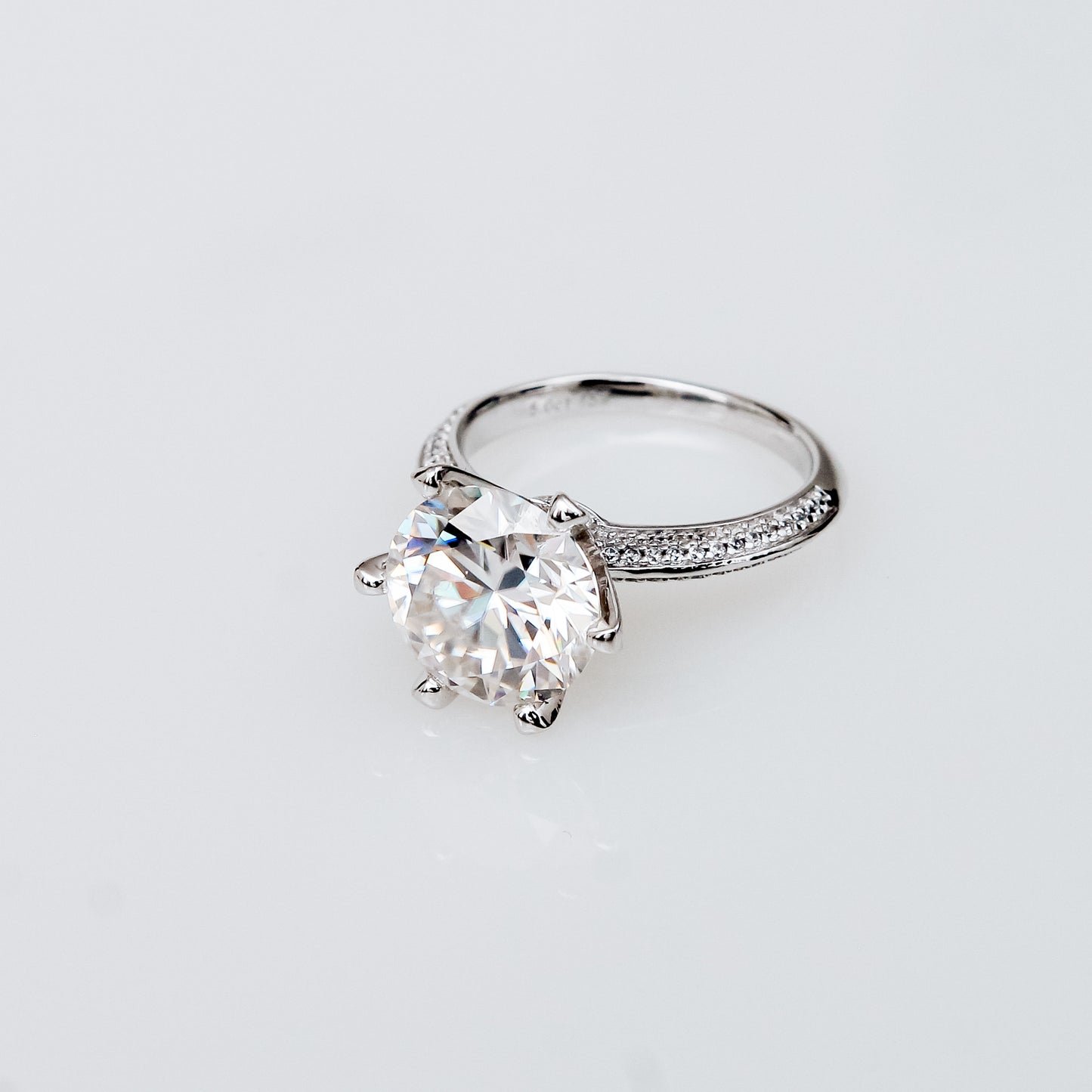 Anillo de Moissanita 5ct en Plata 925 con Baño de Rodio