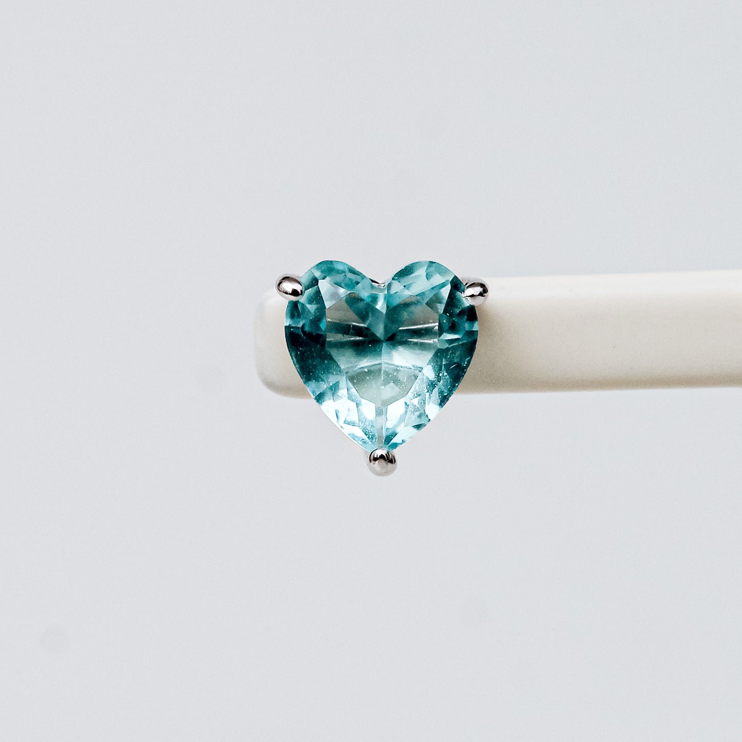 Aretes de Corazón con Topacio Azul en Plata 925