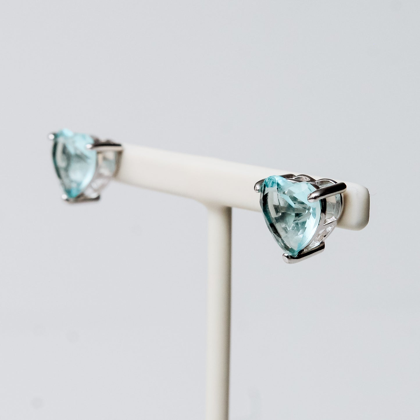 Aretes de Corazón con Topacio Azul en Plata 925