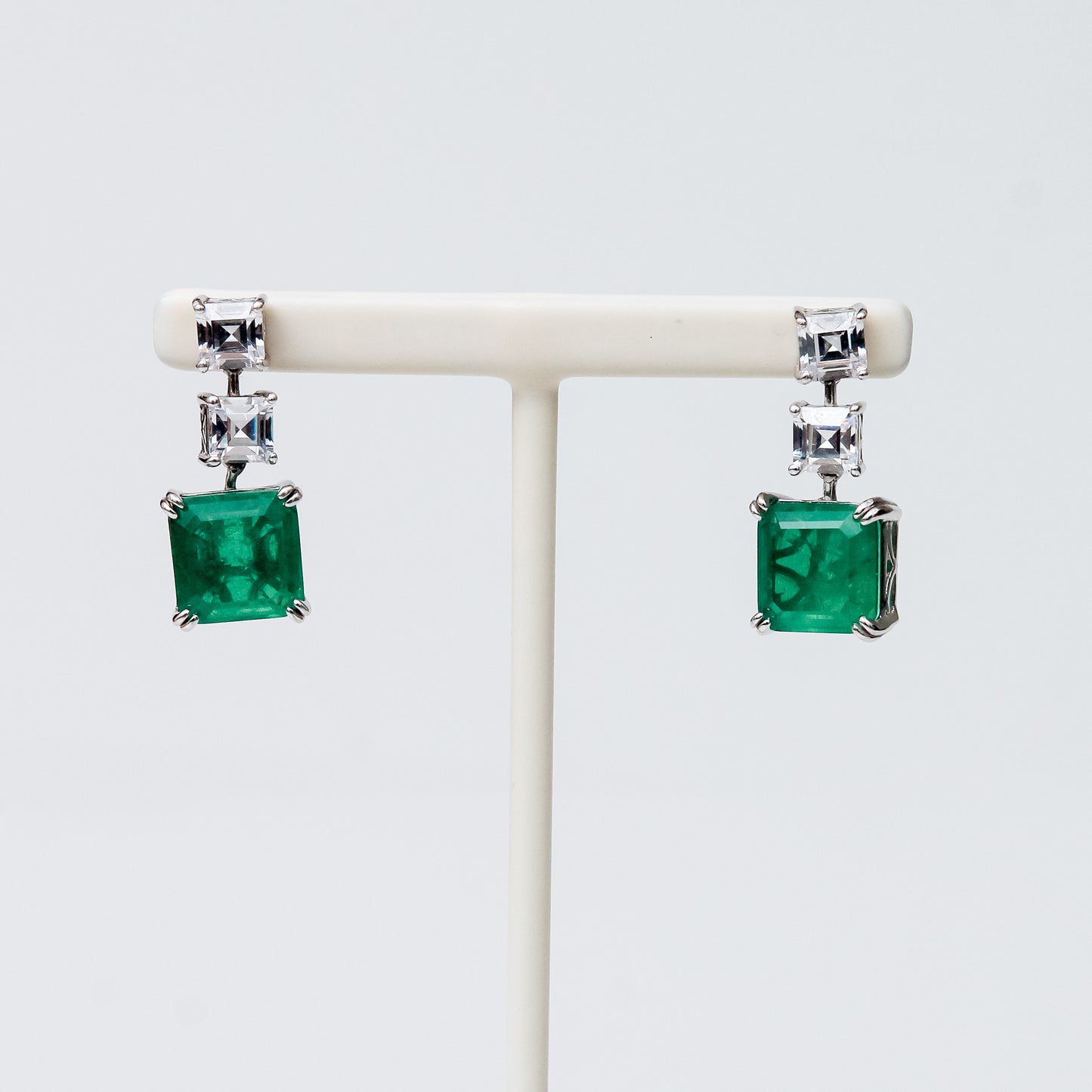 Aretes de Esmeralda Colombiana y Topacio Blanco en Plata 925
