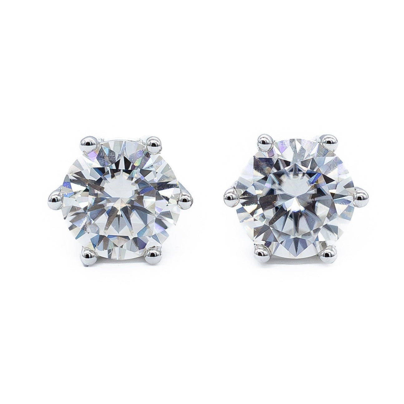 Aretes en Plata .925 con Baño de Rodio y Moissanita Solitaria de 1.05 Ct