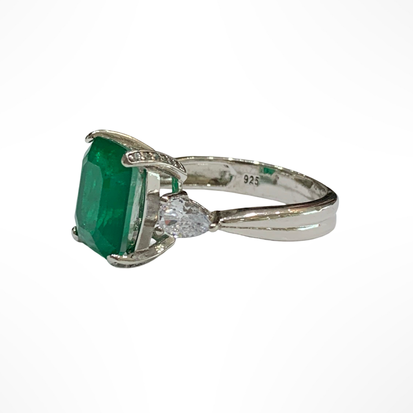 Anillo de Esmeralda Colombiana en Plata.925