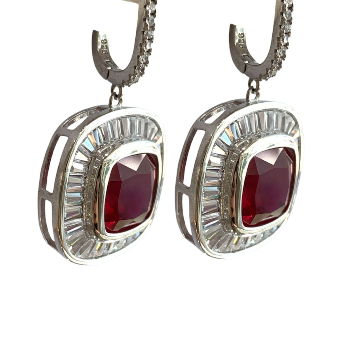 Set de Aretes y Anillo de Rubí