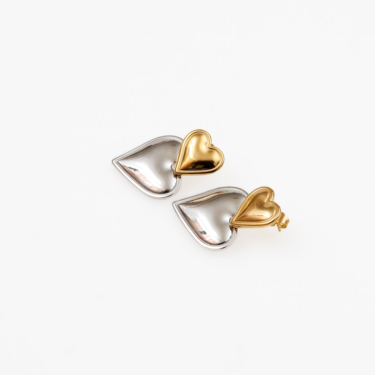 Aretes Doble Corazón Dorado y Plateado