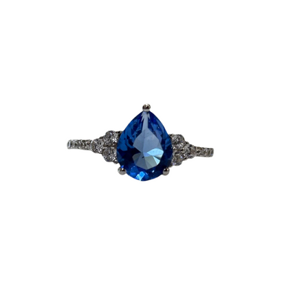 Anillo de Zafiro con Topacios Blancos en Plata .925.