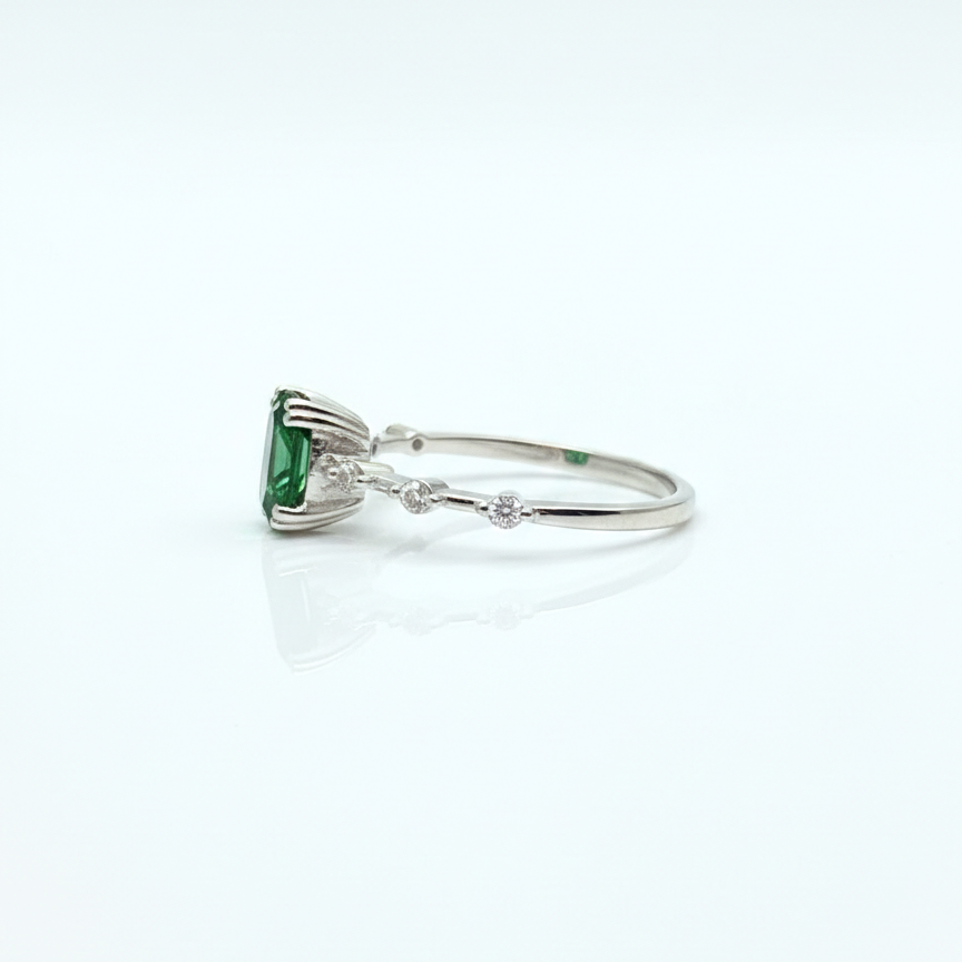 Anillo Esmeralda Hakari