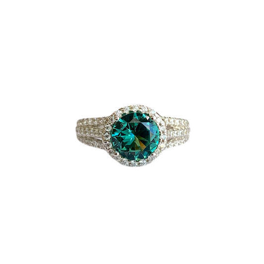 Anillo de Alejandrita con Halo y Topacios Blancos
