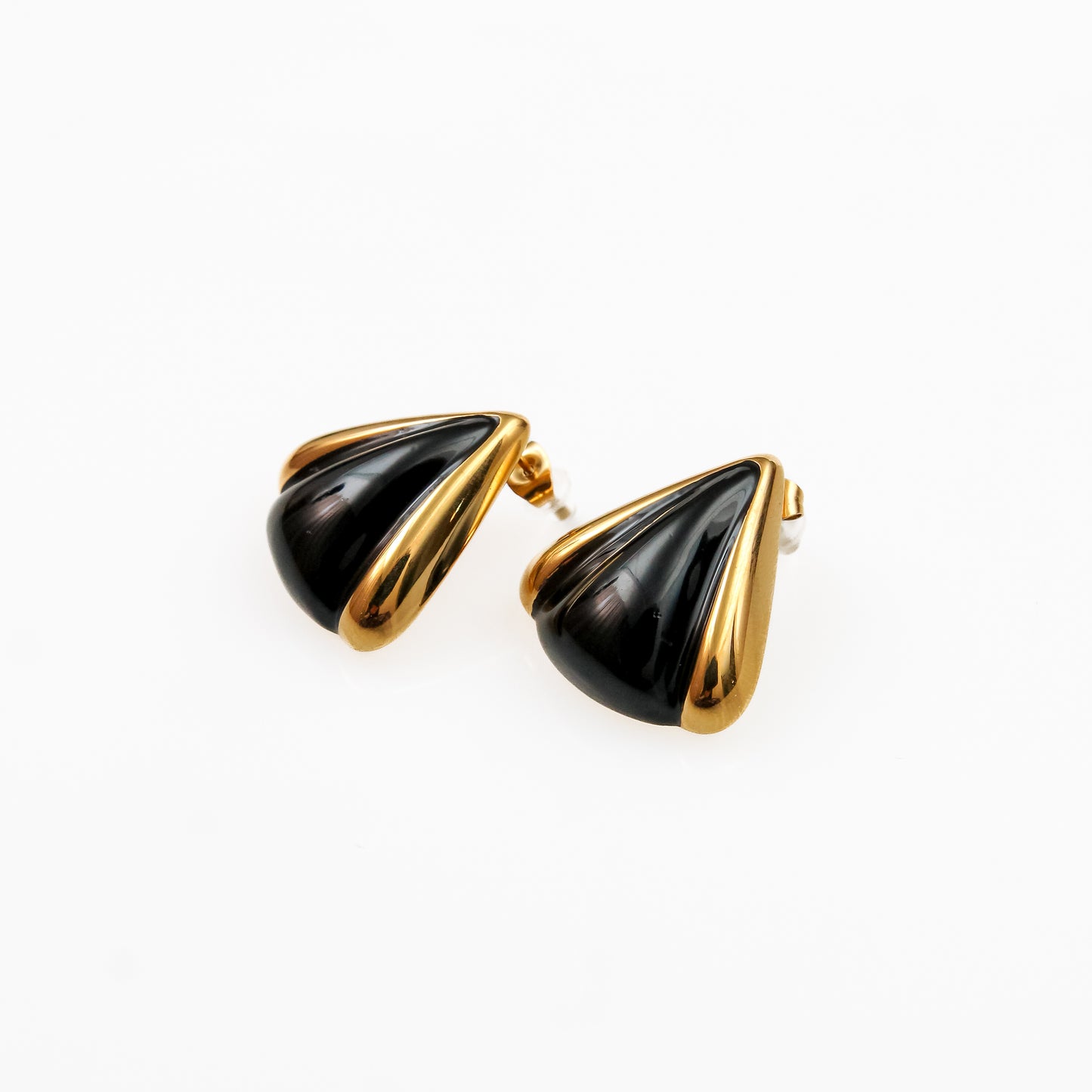 Aretes Triángulo Elegante con Detalles Dorados