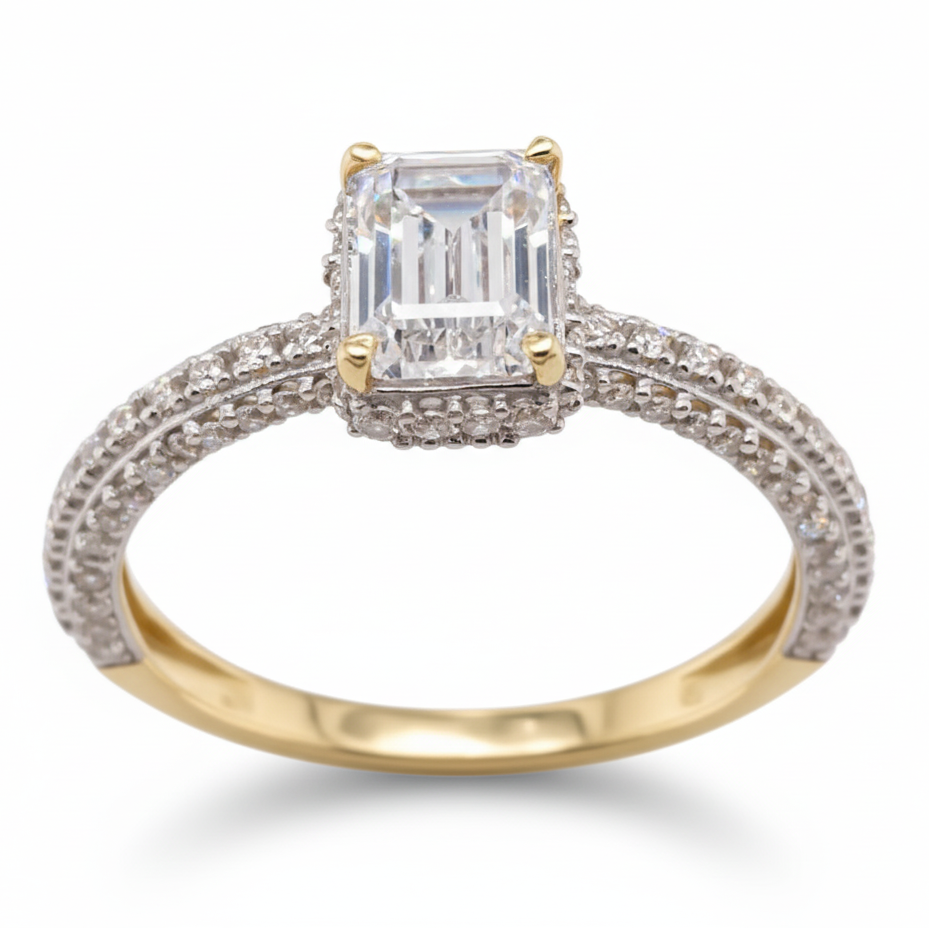 Anillo en Oro 10k con Zirconia Corte Esmeralda