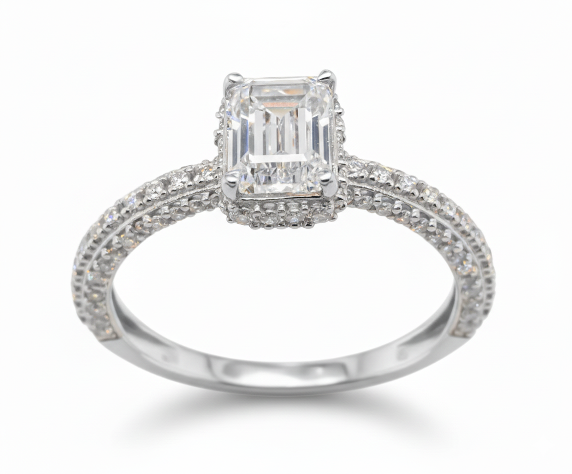 Anillo en Oro 10k con Zirconia Corte Esmeralda