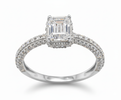 Anillo en Oro 10k con Zirconia Corte Esmeralda