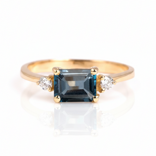 Anillo de Oro Amarillo 14k con Diopsido