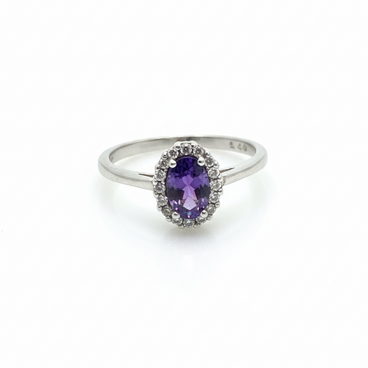 Anillo de Plata .925 con Baño de Rodio, Amatista Oval