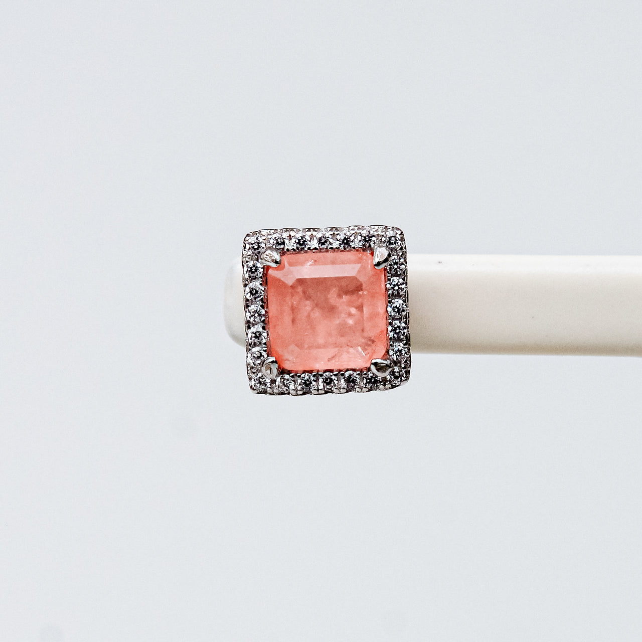 Aretes Cuadrados de Morganita con Halo Pavé Basket en Plata 925