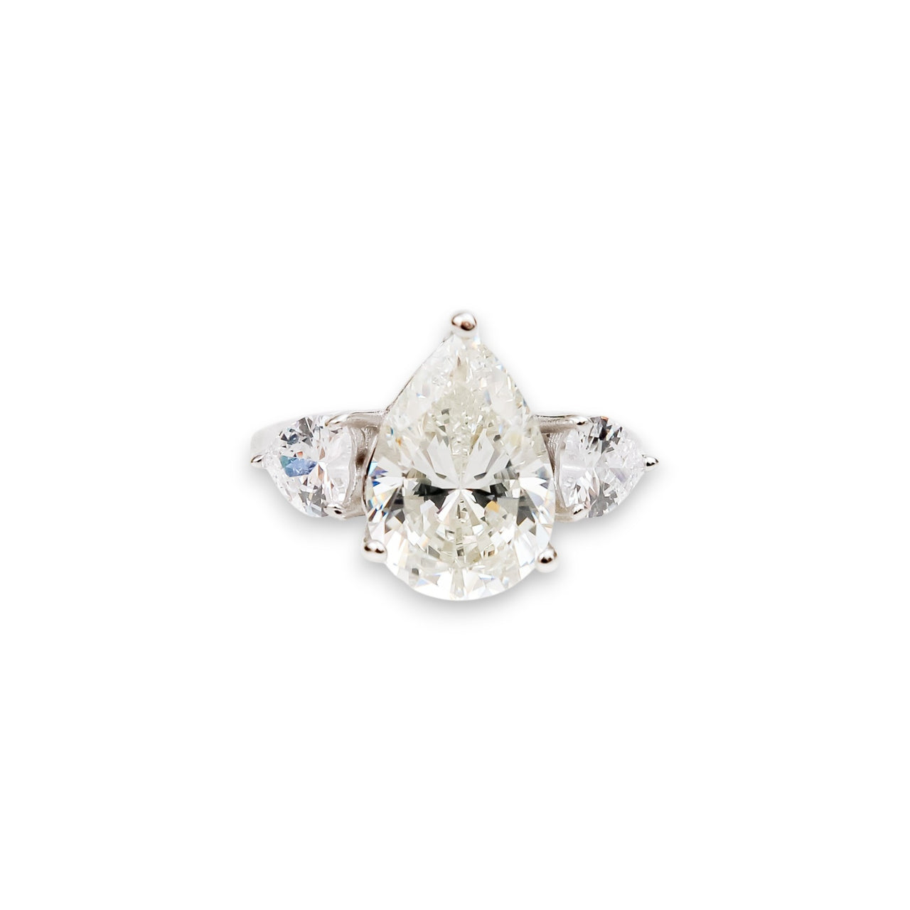 Anillo Triple Corte Pera en Plata.925