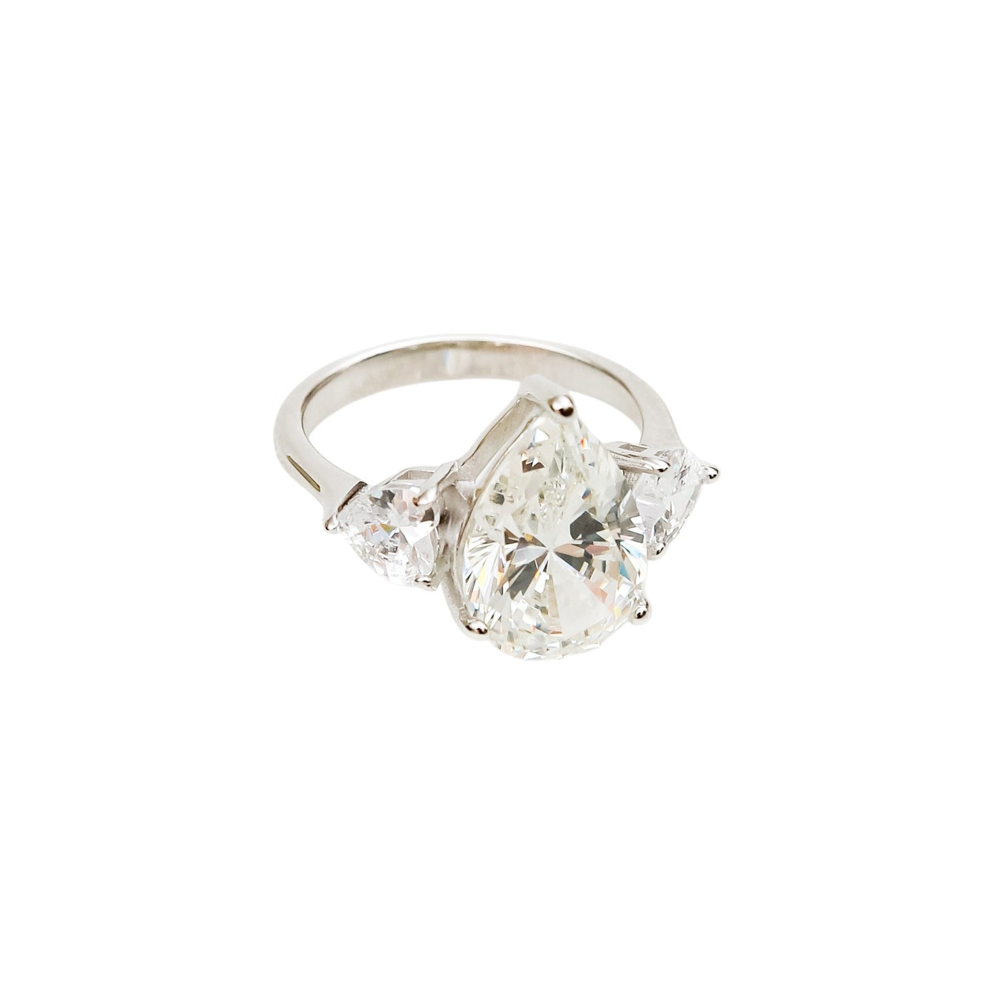 Anillo Triple Corte Pera en Plata.925