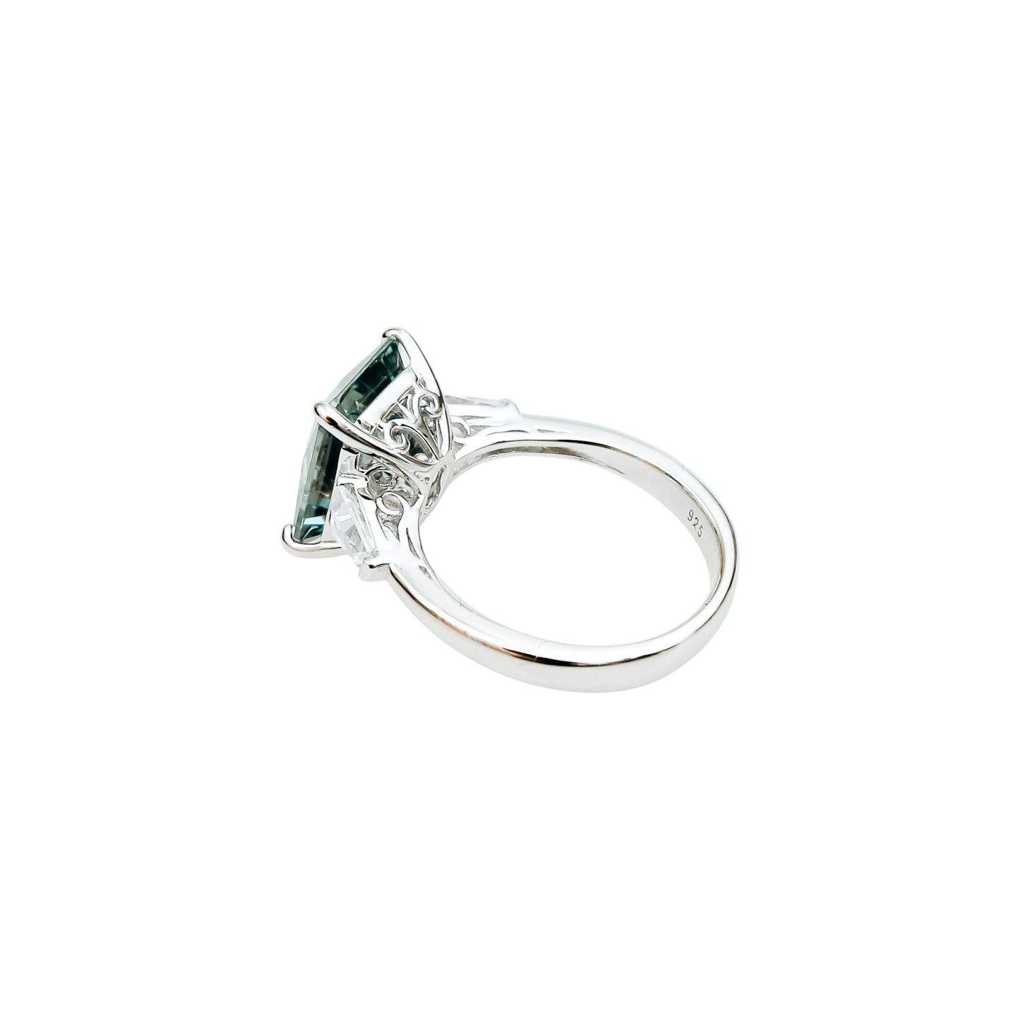 Anillo de Alejandrita y Topacio Blanco en Plata.925 ✨