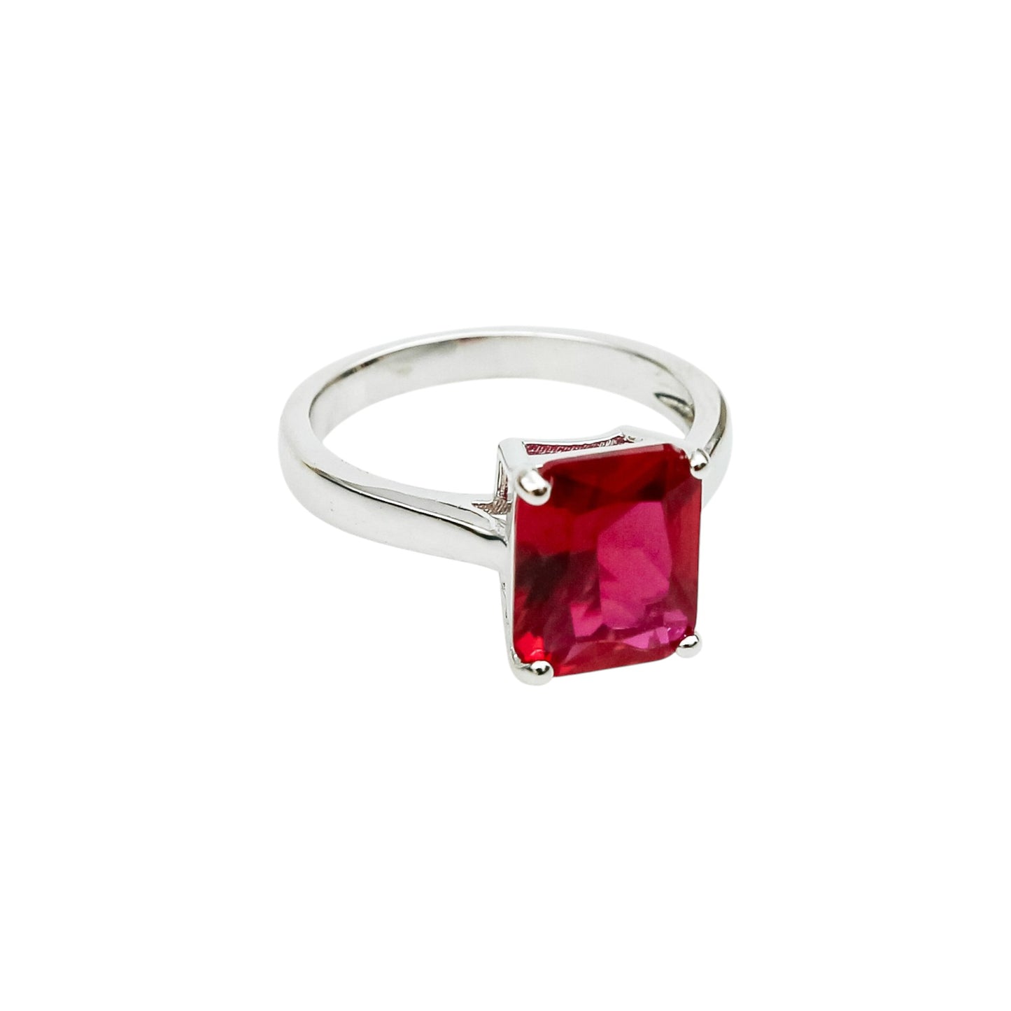 Anillo de Rubí en Corte Esmeralda con Plata .925