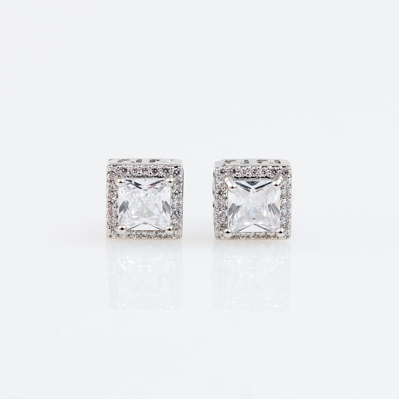 Aretes Stud Cuadrados de Zirconia AAA Micropavé