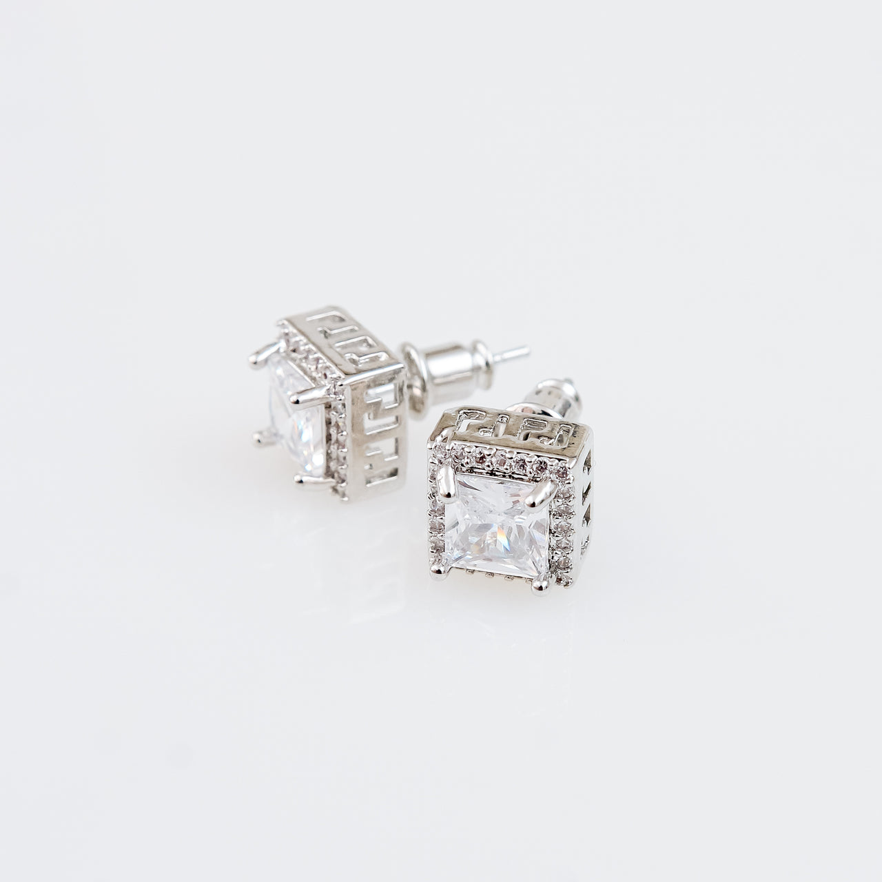 Aretes Stud Cuadrados de Zirconia AAA Micropavé