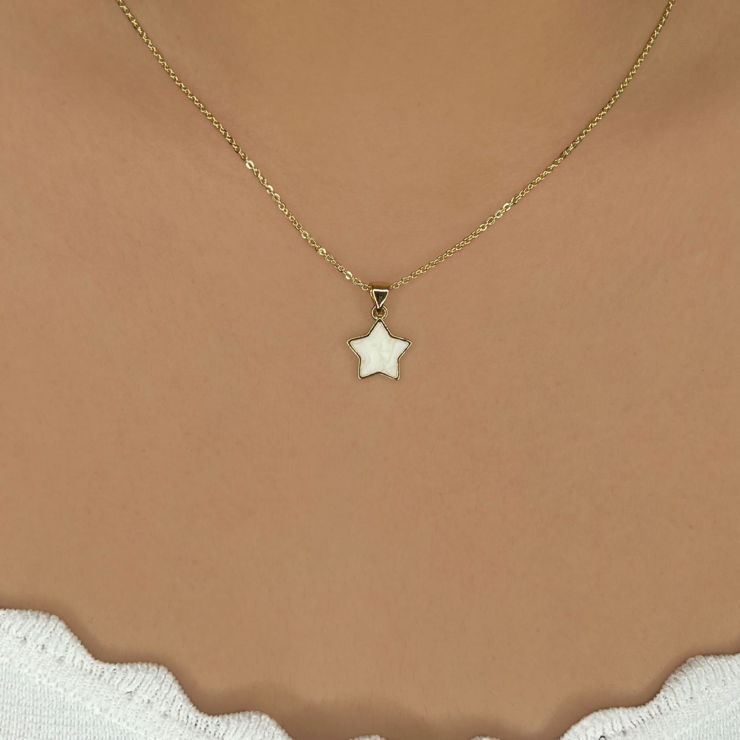 Collar de Estrella Blanca (C106)