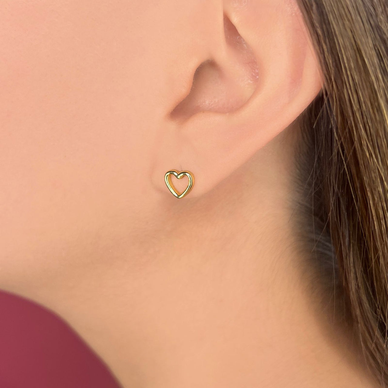 Aretes Corazón Contorno Minimalista. (A212)