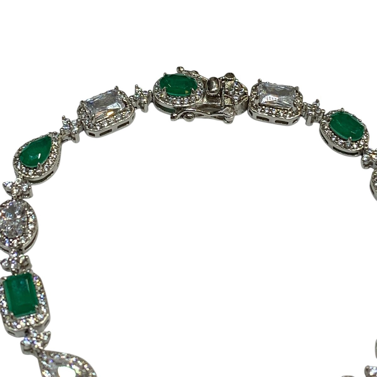 Pulsera Geométrica de Esmeraldas y Topacio Blanco