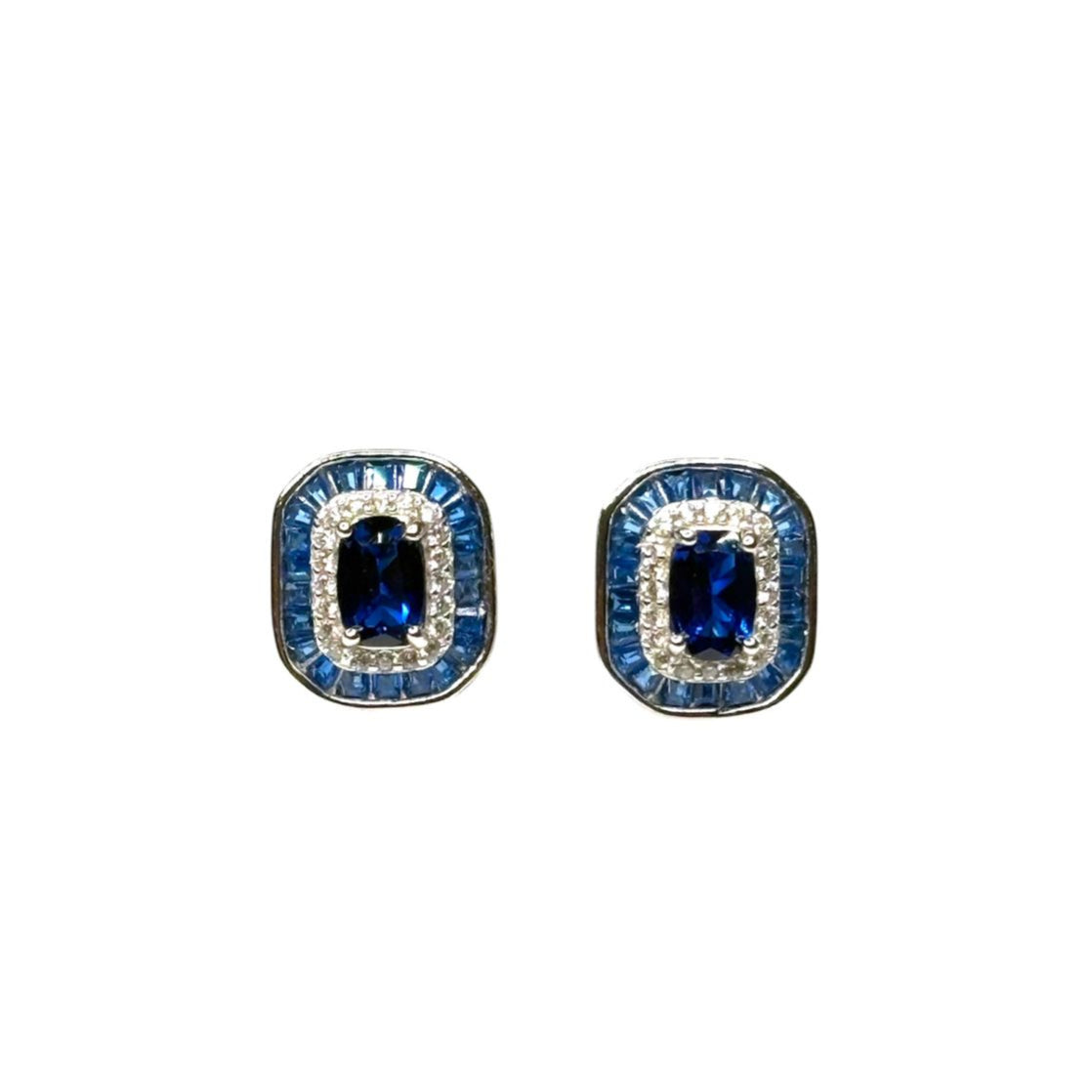 Set de Collar y Aretes de Zafiro con Topacio Blanco.