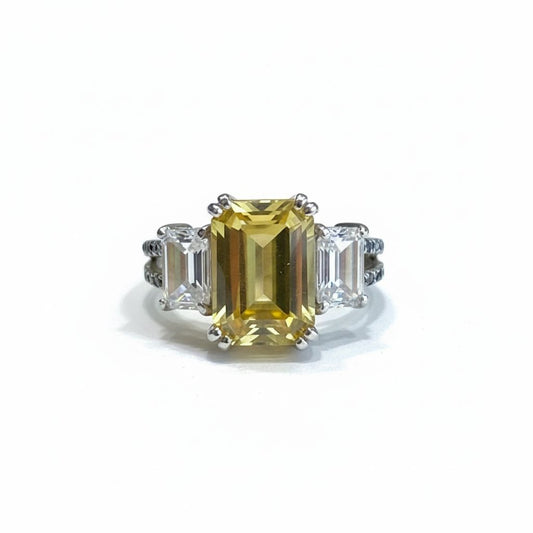 Anillo de Topacio Canario con Topacios Blancos