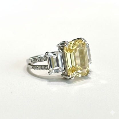 Anillo de Topacio Canario con Topacios Blancos