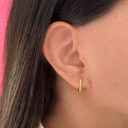 Solid gold twirl hoops (056)