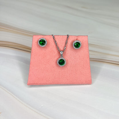 .925 Silver Set with Emerald and Halo (BE29)