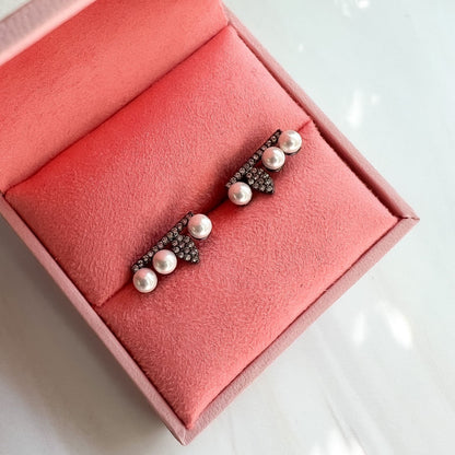Earring with 3 pearls and 1 drop (620)