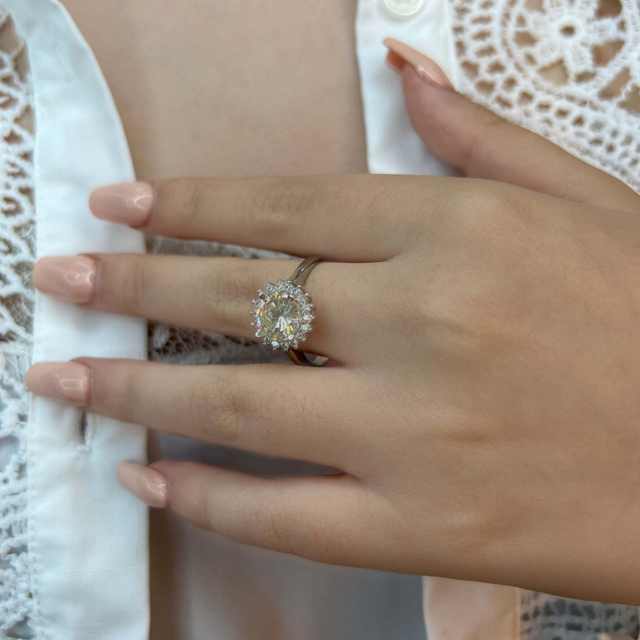 Anillo de Plata Topacio Amarillo con Micropave