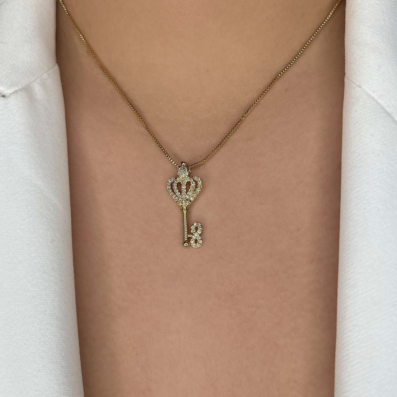 Royal Key Necklace (997)